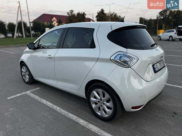 Белый Рено Зое, объемом двигателя 0 л и пробегом 98 тыс. км за 6700 $, фото 3 на Automoto.ua