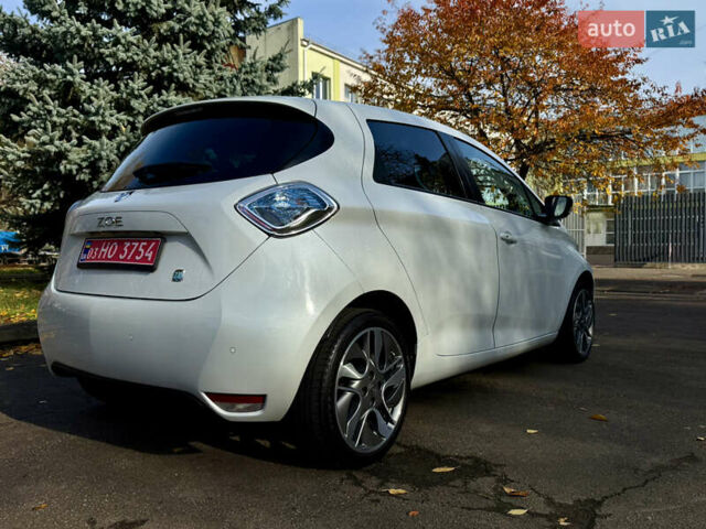 Білий Рено Зое, об'ємом двигуна 0 л та пробігом 68 тис. км за 6976 $, фото 6 на Automoto.ua