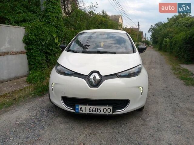 Белый Рено Зое, объемом двигателя 0 л и пробегом 104 тыс. км за 7300 $, фото 1 на Automoto.ua