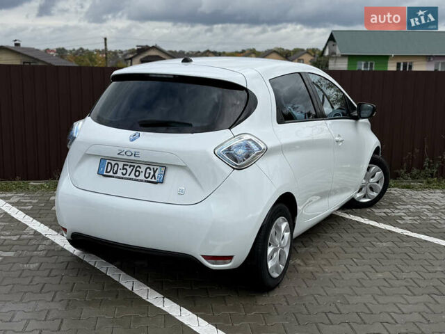 Белый Рено Зое, объемом двигателя 0 л и пробегом 32 тыс. км за 6600 $, фото 9 на Automoto.ua