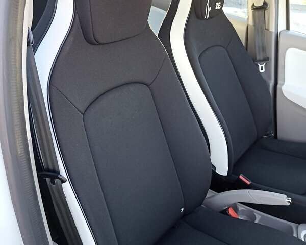 Рено Зое 2015 в Коломые на Automoto.ua Белый Рено Зое, объемом двигателя 0 л и пробегом 88 тыс. км за 6700 $, фото 22 на Automoto.ua