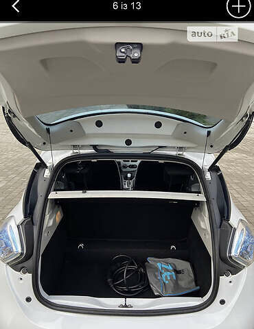 Білий Рено Зое, об'ємом двигуна 0 л та пробігом 85 тис. км за 11800 $, фото 7 на Automoto.ua