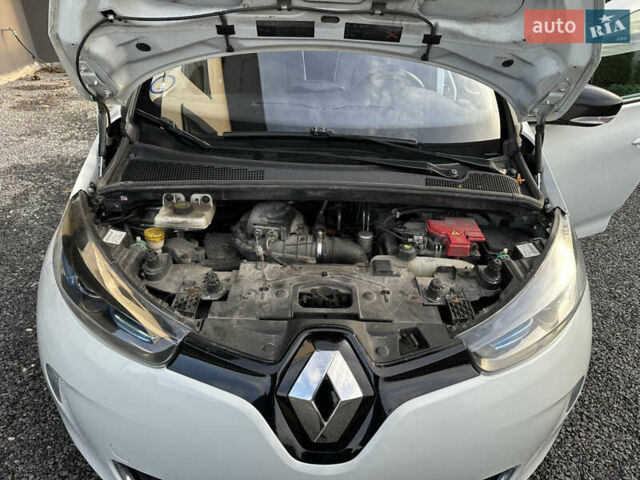 Рено Зое 2015 у Тернополі на Automoto.ua Білий Рено Зое, об'ємом двигуна 0 л та пробігом 159 тис. км за 6400 $, фото 16 на Automoto.ua