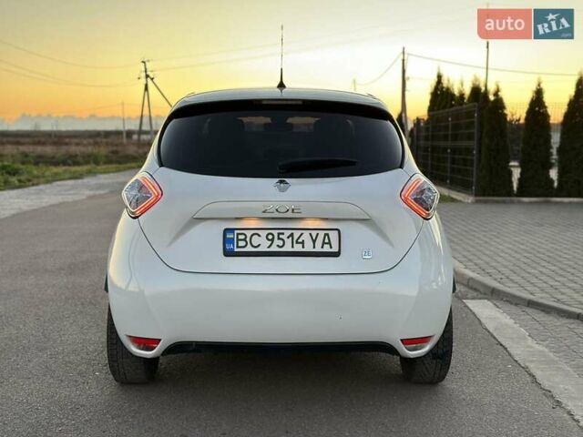 Белый Рено Зое, объемом двигателя 0 л и пробегом 93 тыс. км за 8000 $, фото 30 на Automoto.ua