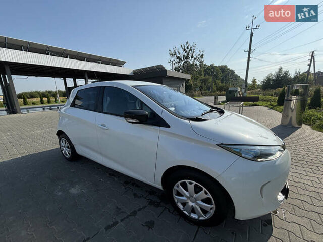 Белый Рено Зое, объемом двигателя 0 л и пробегом 111 тыс. км за 6500 $, фото 2 на Automoto.ua