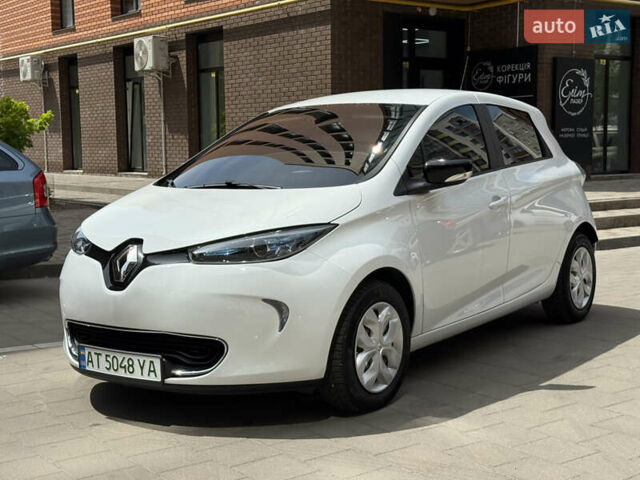 Белый Рено Зое, объемом двигателя 0 л и пробегом 50 тыс. км за 7650 $, фото 3 на Automoto.ua