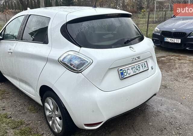 Белый Рено Зое, объемом двигателя 0 л и пробегом 147 тыс. км за 7000 $, фото 3 на Automoto.ua