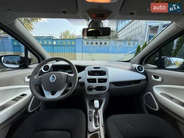 Белый Рено Зое, объемом двигателя 0 л и пробегом 118 тыс. км за 7300 $, фото 8 на Automoto.ua