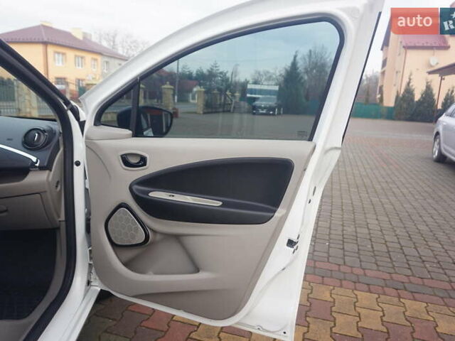 Білий Рено Зое, об'ємом двигуна 0 л та пробігом 111 тис. км за 7555 $, фото 39 на Automoto.ua