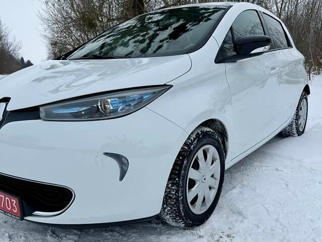 Белый Рено Зое, объемом двигателя 0 л и пробегом 41 тыс. км за 7100 $, фото 8 на Automoto.ua