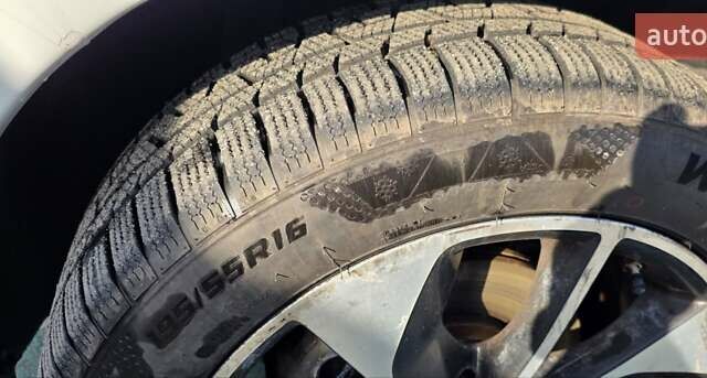 Білий Рено Зое, об'ємом двигуна 0 л та пробігом 192 тис. км за 5700 $, фото 29 на Automoto.ua