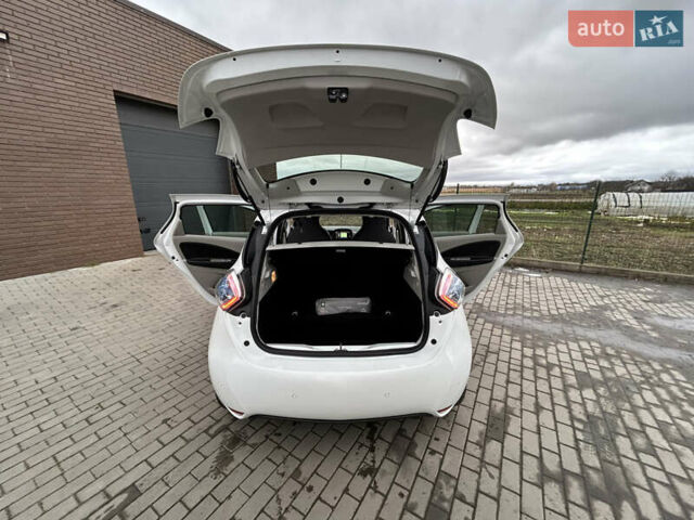 Білий Рено Зое, об'ємом двигуна 0 л та пробігом 87 тис. км за 7800 $, фото 10 на Automoto.ua