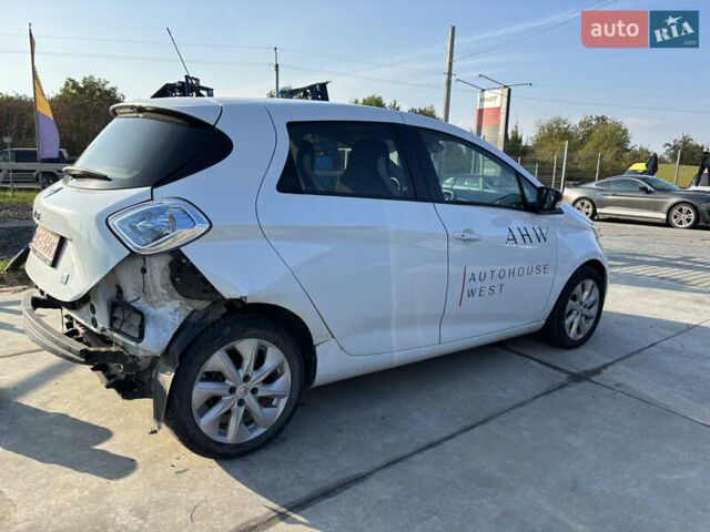 Білий Рено Зое, об'ємом двигуна 0 л та пробігом 68 тис. км за 4900 $, фото 14 на Automoto.ua
