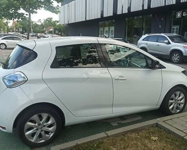 Білий Рено Зое, об'ємом двигуна 0 л та пробігом 118 тис. км за 7500 $, фото 6 на Automoto.ua