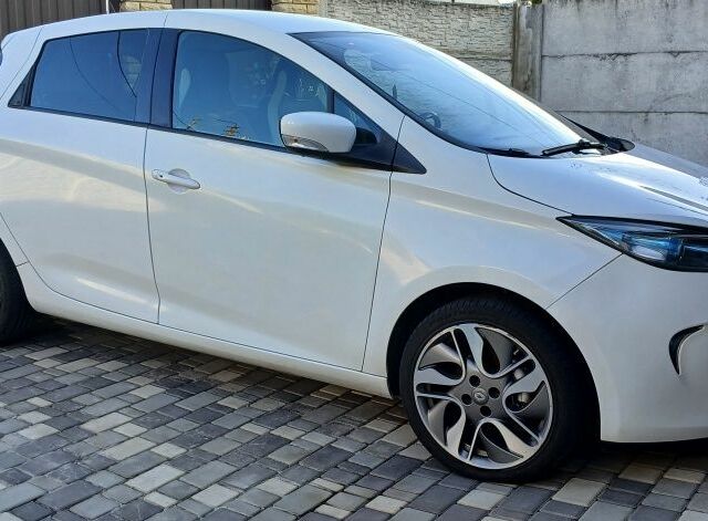 Білий Рено Зое, об'ємом двигуна 0 л та пробігом 98 тис. км за 7300 $, фото 2 на Automoto.ua