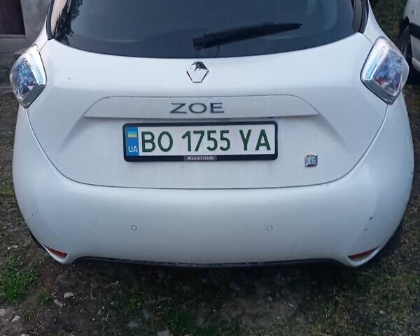 Белый Рено Зое, объемом двигателя 0 л и пробегом 58 тыс. км за 7100 $, фото 6 на Automoto.ua