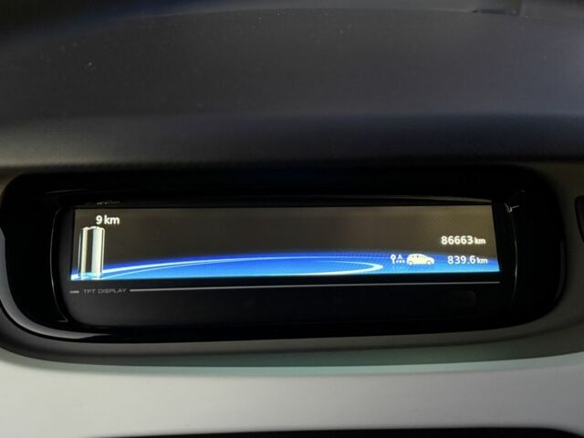 Белый Рено Зое, объемом двигателя 0 л и пробегом 86 тыс. км за 7200 $, фото 7 на Automoto.ua