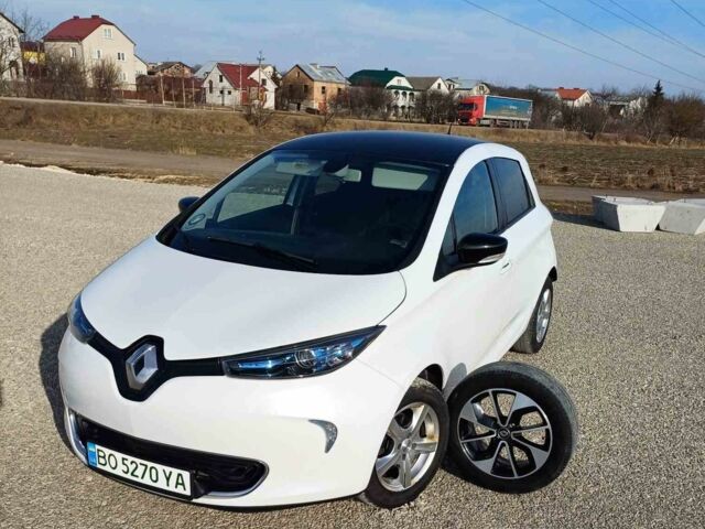 Белый Рено Зое, объемом двигателя 0 л и пробегом 131 тыс. км за 9399 $, фото 1 на Automoto.ua