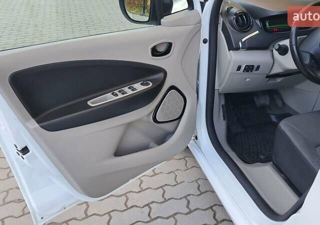 Рено Зое 2016 в Львове на Automoto.ua Белый Рено Зое, объемом двигателя 0 л и пробегом 115 тыс. км за 7100 $, фото 8 на Automoto.ua