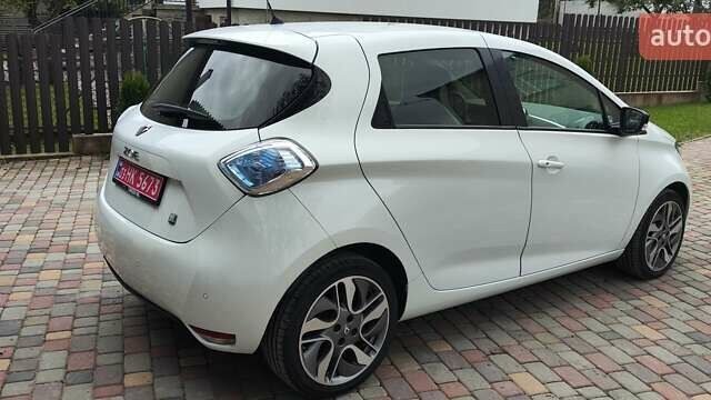 Білий Рено Зое, об'ємом двигуна 0 л та пробігом 50 тис. км за 7950 $, фото 4 на Automoto.ua