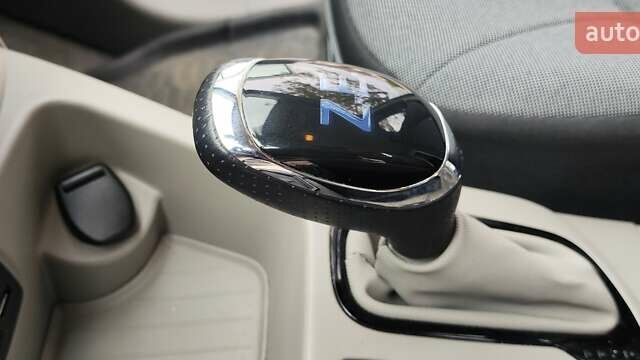 Білий Рено Зое, об'ємом двигуна 0 л та пробігом 50 тис. км за 7950 $, фото 25 на Automoto.ua
