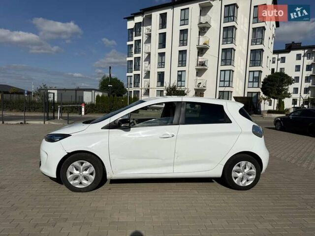 Белый Рено Зое, объемом двигателя 0 л и пробегом 147 тыс. км за 5900 $, фото 8 на Automoto.ua