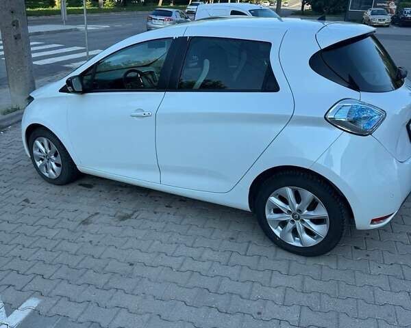 Білий Рено Зое, об'ємом двигуна 0 л та пробігом 100 тис. км за 7800 $, фото 13 на Automoto.ua