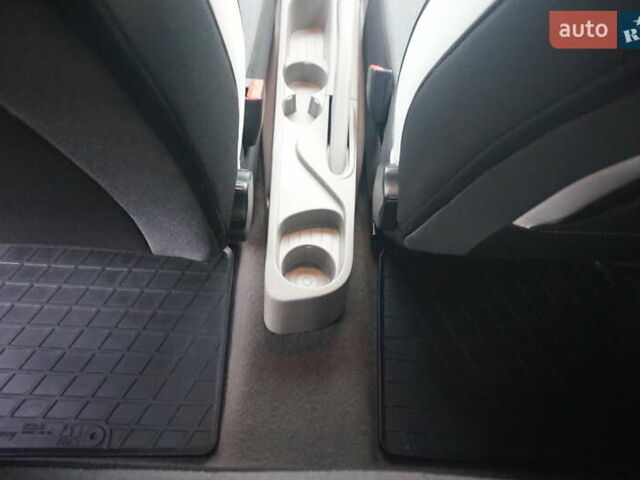 Білий Рено Зое, об'ємом двигуна 0 л та пробігом 111 тис. км за 7555 $, фото 50 на Automoto.ua