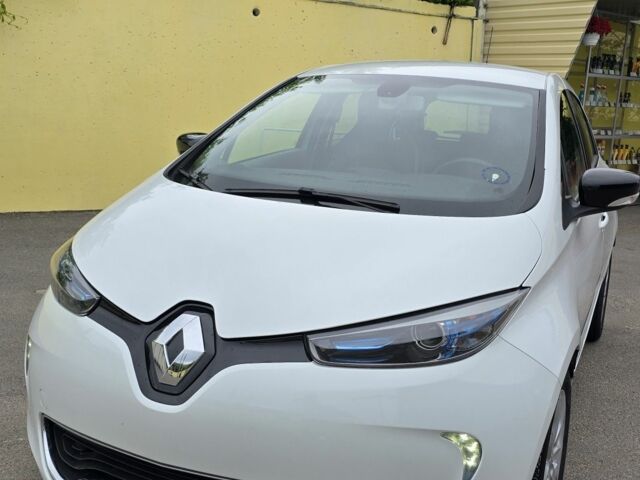 Белый Рено Зое, объемом двигателя 0 л и пробегом 37 тыс. км за 6799 $, фото 7 на Automoto.ua