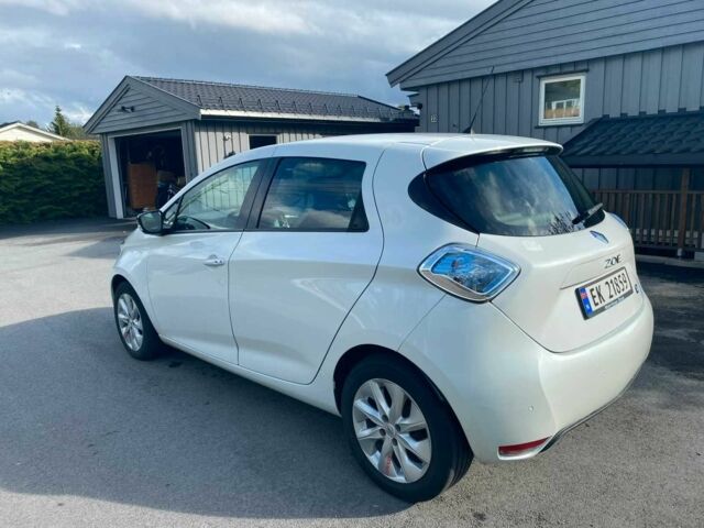 Белый Рено Зое, объемом двигателя 0 л и пробегом 51 тыс. км за 7300 $, фото 1 на Automoto.ua