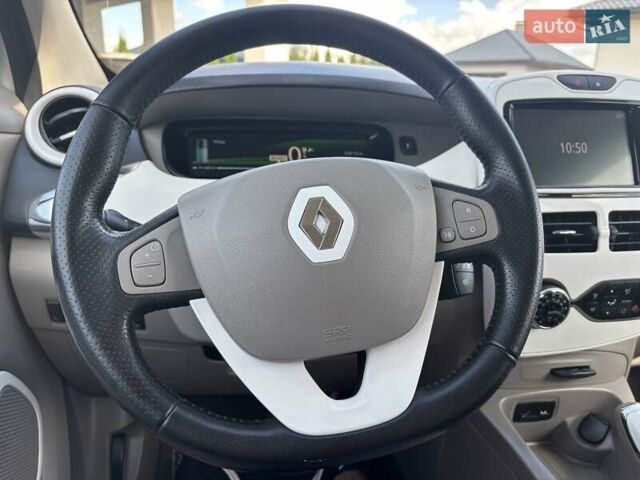 Білий Рено Зое, об'ємом двигуна 0 л та пробігом 84 тис. км за 7700 $, фото 15 на Automoto.ua