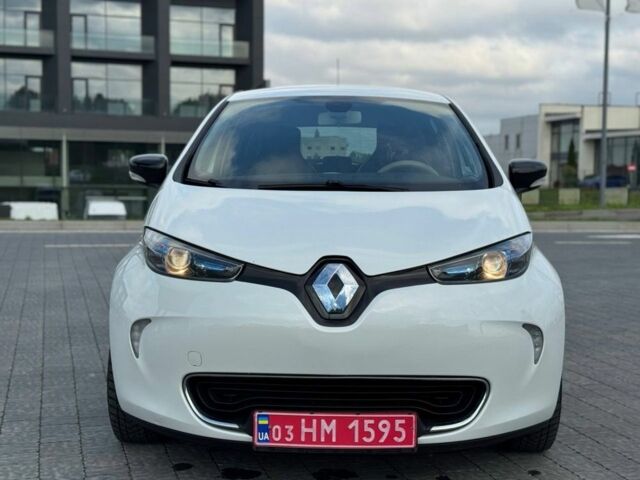 Белый Рено Зое, объемом двигателя 0 л и пробегом 164 тыс. км за 5999 $, фото 4 на Automoto.ua