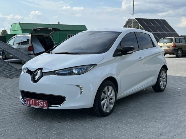 Белый Рено Зое, объемом двигателя 2 л и пробегом 77 тыс. км за 7200 $, фото 7 на Automoto.ua