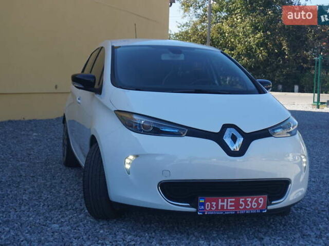 Белый Рено Зое, объемом двигателя 0 л и пробегом 93 тыс. км за 7200 $, фото 3 на Automoto.ua