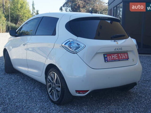 Белый Рено Зое, объемом двигателя 0 л и пробегом 93 тыс. км за 7200 $, фото 9 на Automoto.ua