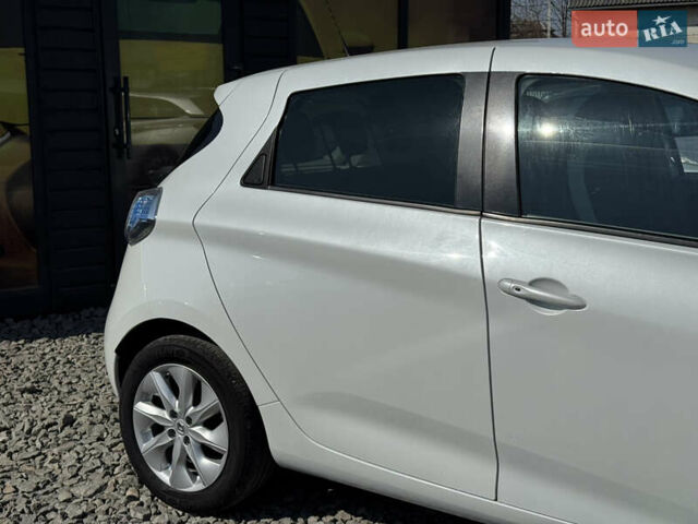 Білий Рено Зое, об'ємом двигуна 0 л та пробігом 98 тис. км за 6900 $, фото 18 на Automoto.ua
