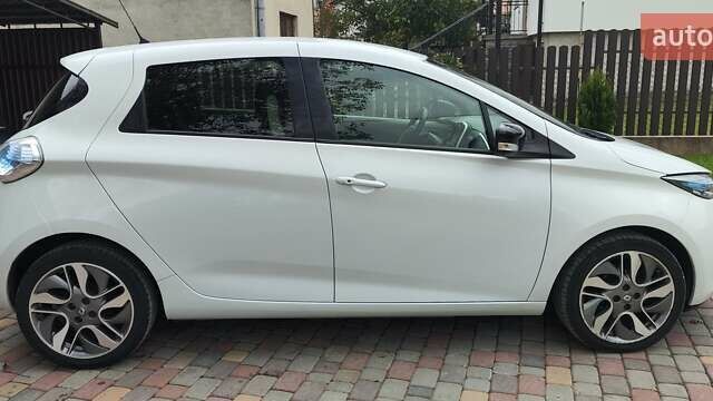 Білий Рено Зое, об'ємом двигуна 0 л та пробігом 50 тис. км за 7950 $, фото 3 на Automoto.ua