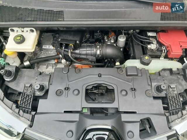 Білий Рено Зое, об'ємом двигуна 0 л та пробігом 71 тис. км за 6700 $, фото 5 на Automoto.ua