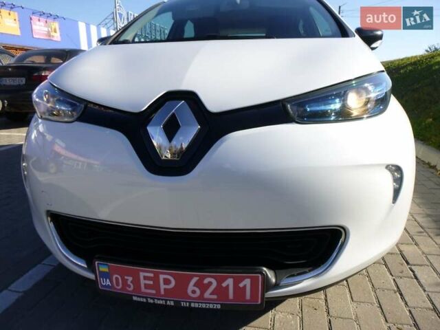 Белый Рено Зое, объемом двигателя 0 л и пробегом 81 тыс. км за 10300 $, фото 2 на Automoto.ua