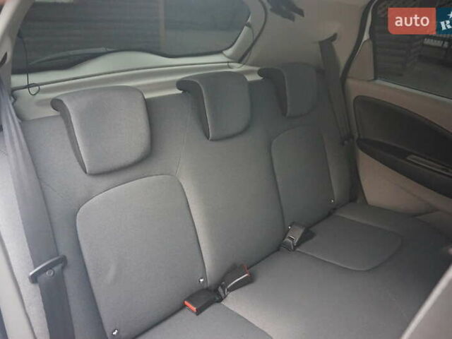 Білий Рено Зое, об'ємом двигуна 0 л та пробігом 111 тис. км за 7555 $, фото 45 на Automoto.ua