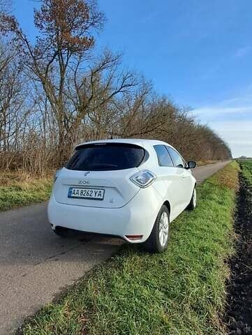 Белый Рено Зое, объемом двигателя 0 л и пробегом 163 тыс. км за 7950 $, фото 7 на Automoto.ua