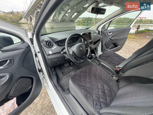 Білий Рено Зое, об'ємом двигуна 0 л та пробігом 98 тис. км за 9500 $, фото 11 на Automoto.ua