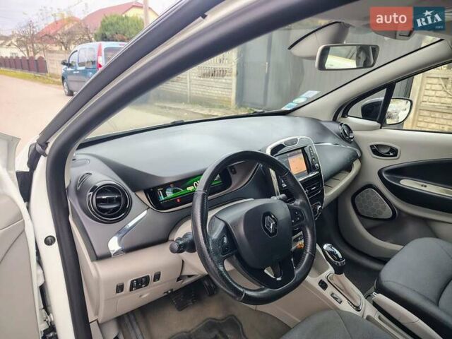 Білий Рено Зое, об'ємом двигуна 0 л та пробігом 40 тис. км за 6900 $, фото 14 на Automoto.ua