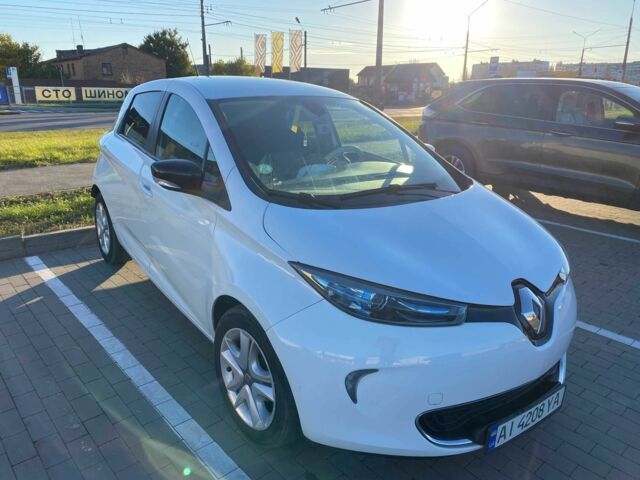 Білий Рено Зое, об'ємом двигуна 0 л та пробігом 51 тис. км за 9199 $, фото 2 на Automoto.ua