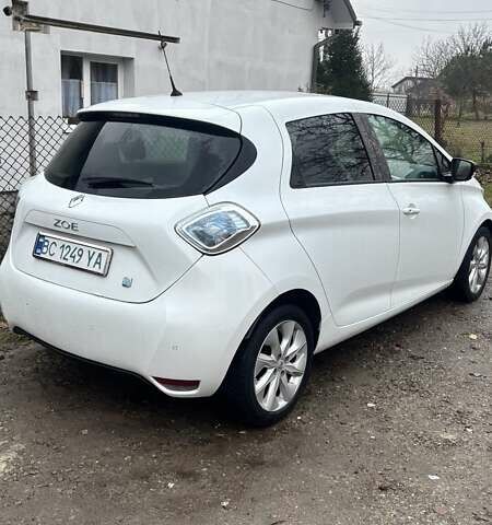 Белый Рено Зое, объемом двигателя 0 л и пробегом 147 тыс. км за 7000 $, фото 1 на Automoto.ua