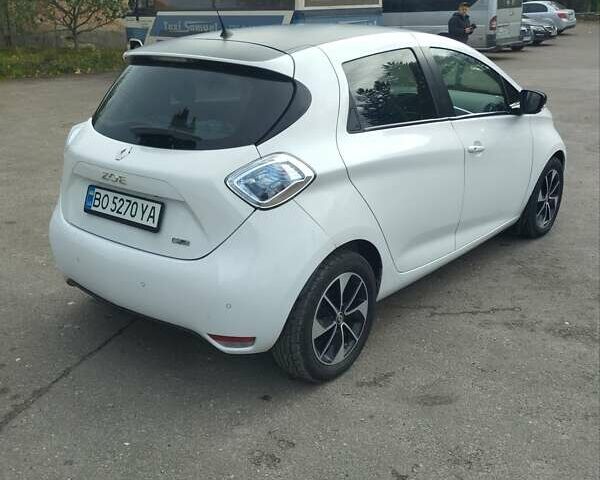 Білий Рено Зое, об'ємом двигуна 0 л та пробігом 135 тис. км за 9300 $, фото 7 на Automoto.ua