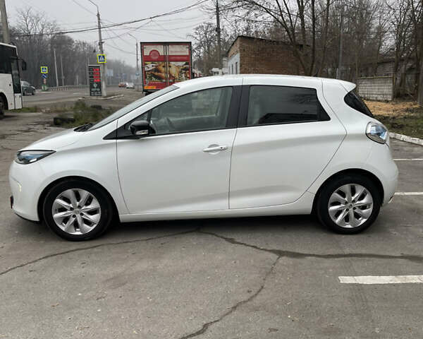 Белый Рено Зое, объемом двигателя 0 л и пробегом 115 тыс. км за 7100 $, фото 4 на Automoto.ua