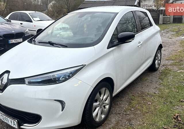 Белый Рено Зое, объемом двигателя 0 л и пробегом 147 тыс. км за 7000 $, фото 4 на Automoto.ua