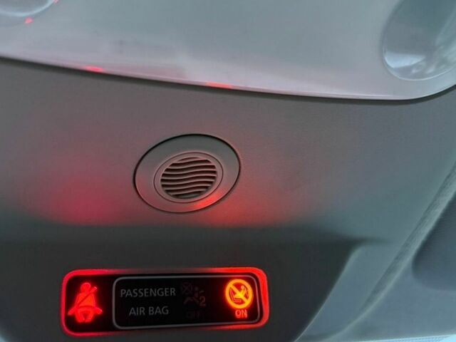 Білий Рено Зое, об'ємом двигуна 0 л та пробігом 90 тис. км за 6400 $, фото 38 на Automoto.ua