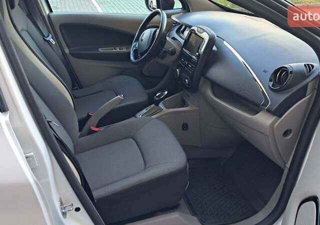 Рено Зое 2016 в Львове на Automoto.ua Белый Рено Зое, объемом двигателя 0 л и пробегом 115 тыс. км за 7100 $, фото 14 на Automoto.ua